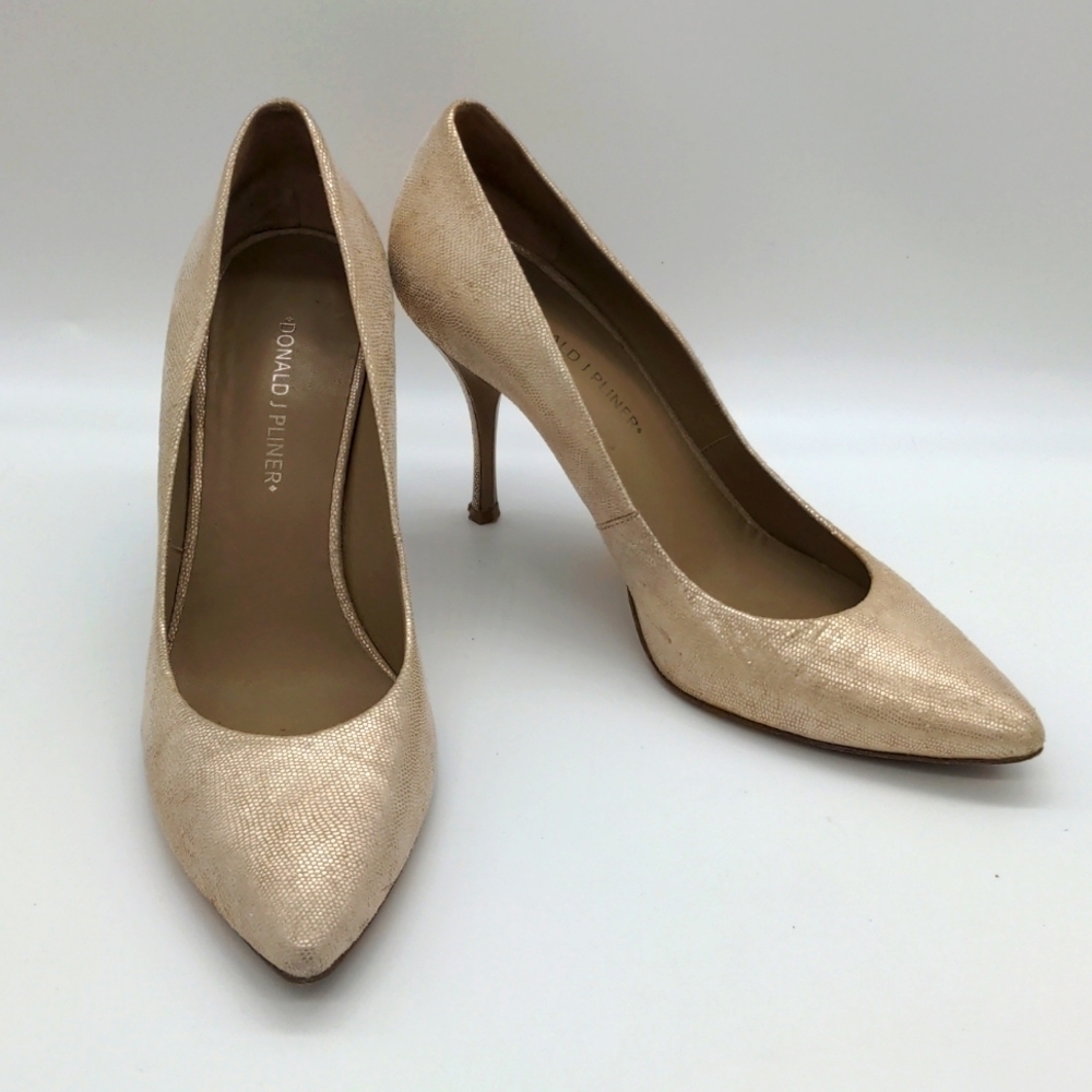 Donald J Pliner Metallic Gold Pointed Toe Stiletto Heels Size 8.5